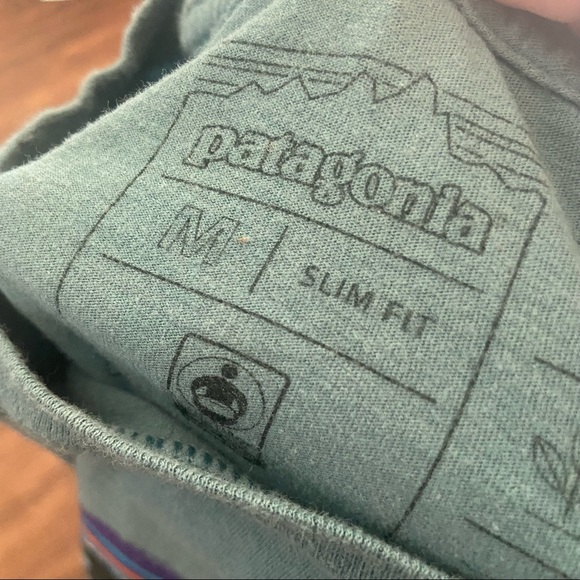 Green Patagonia tee - Picture 3 of 3